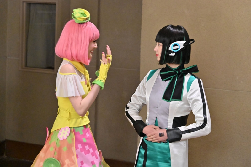 Kamen Rider Jeanne & Kamen Rider Aguilera with Girls Remix